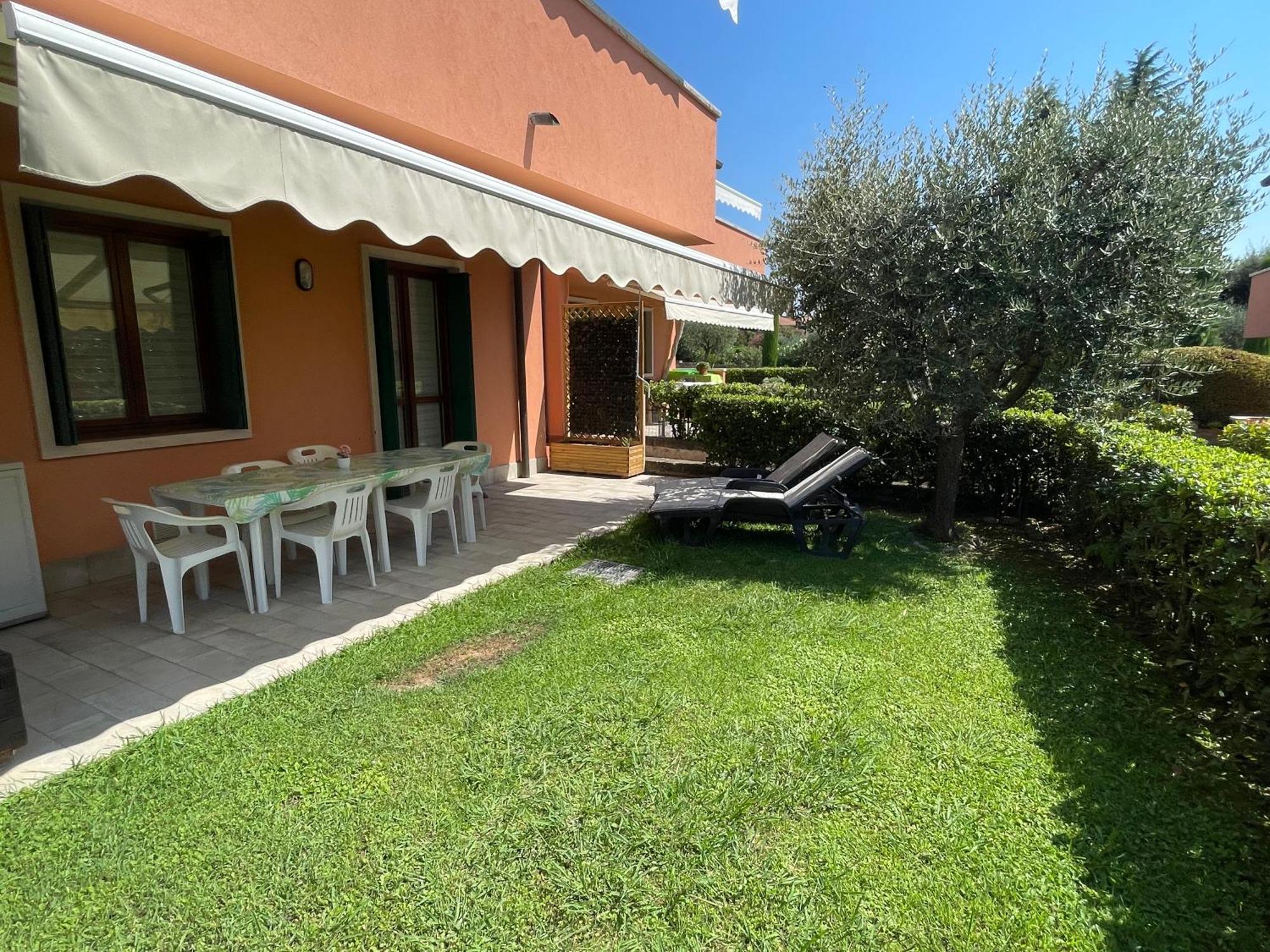Super Rose Apartment Lazise Exterior photo
